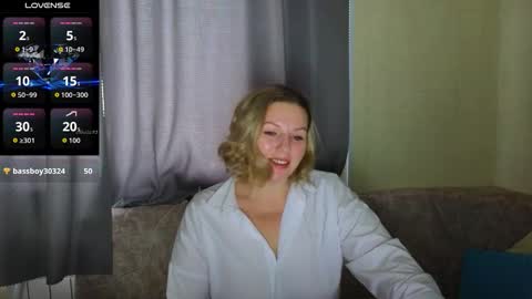ladylucky_ online show from 10/22/25, 02:34