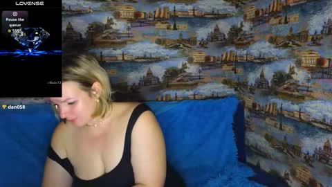 ladylucky_ online show from 10/24/25, 02:08