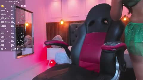 Snapshot of ladymercury chatting on 11/11/25, 07:58 LADY online show from 11/11/25, 07:58