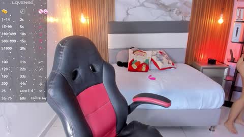 Snapshot of ladymercury chatting on 11/25/25, 07:36 LADY online show from 11/25/25, 07:36