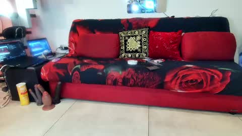 Snapshot of ladyoxana chatting on 05/09/26, 01:22 Oxana online show from 05/09/26, 01:22