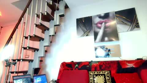 Snapshot of ladyoxana chatting on 05/17/26, 01:25 Oxana online show from 05/17/26, 01:25