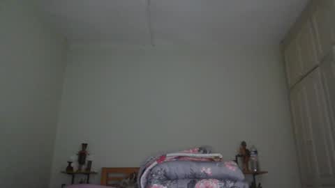 Sarah  Sam online show from 09/18/25, 08:00