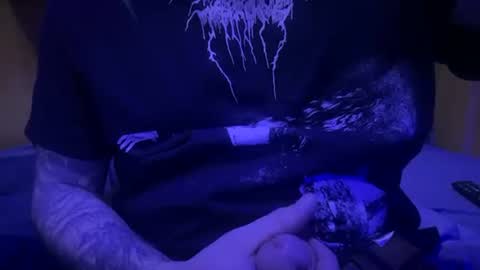 Snapshot of ladysoaker420 chatting on 01/25/25, 01:21 ladysoaker420 online show from 01/25/25, 01:21