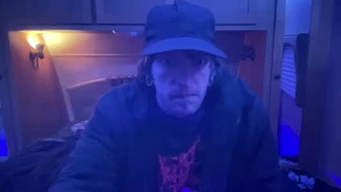 Snapshot of ladysoaker420 chatting on 02/17/25, 04:31 ladysoaker420 online show from 02/17/25, 04:31