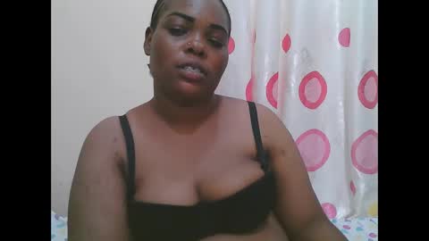 Snapshot of ladyviviana2 chatting on 11/16/25, 02:55 Vivy online show from 11/16/25, 02:55