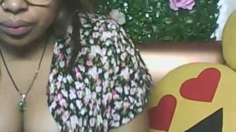 Snapshot of ladyxsnakes chatting on 10/19/25, 06:25 LadyXSnakes online show from 10/19/25, 06:25