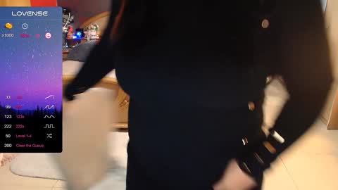 Arielle online show from 12/10/24, 02:59