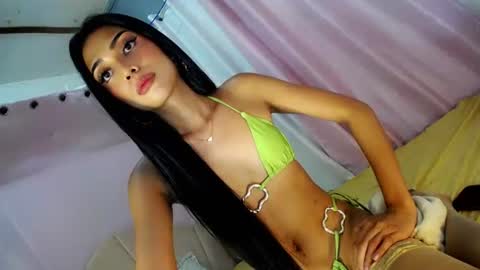 Snapshot of lahermosa_manika69 chatting on 10/11/25, 08:24 MANIKA online show from 10/11/25, 08:24