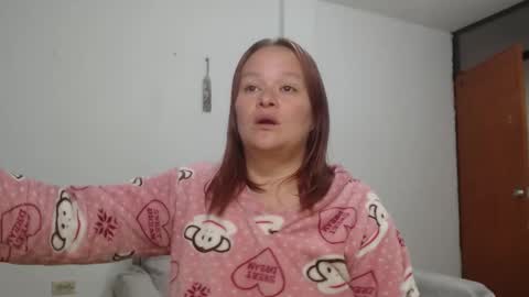 Snapshot of lahurent_weed420 chatting on 09/26/25, 03:38  paola and a guest lol    online show from 09/26/25, 03:38