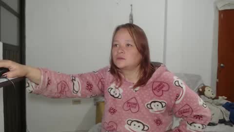 Snapshot of lahurent_weed420 chatting on 09/30/25, 01:49  paola and a guest lol    online show from 09/30/25, 01:49