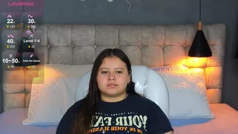 Snapshot of laia_and_aloby chatting on 11/08/25, 10:41 online show from 11/08/25, 10:41