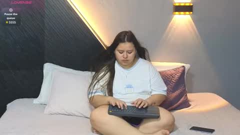 Snapshot of laia_and_aloby chatting on 03/07/26, 11:02 online show from 03/07/26, 11:02