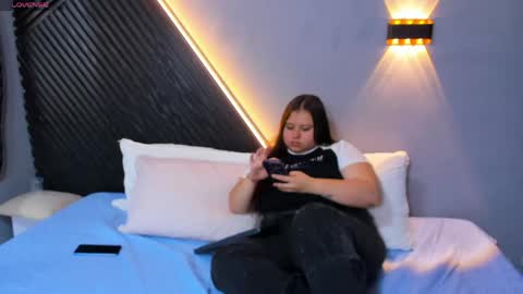 Snapshot of laia_and_aloby chatting on 05/02/26, 08:47 online show from 05/02/26, 08:47