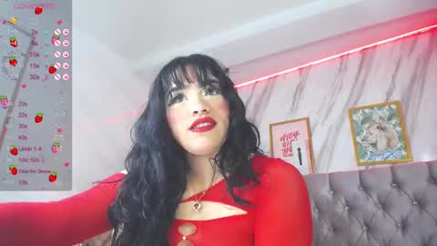 Laia online show from 12/19/24, 06:23