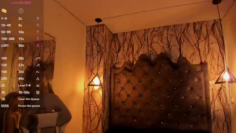 Laia online show from 12/16/24, 11:22