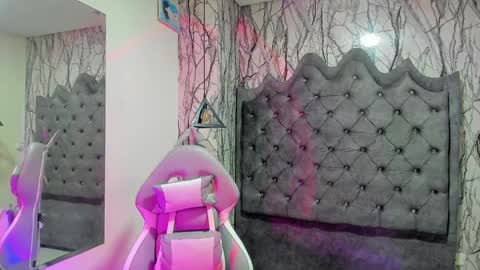 Laia online show from 01/21/25, 11:24