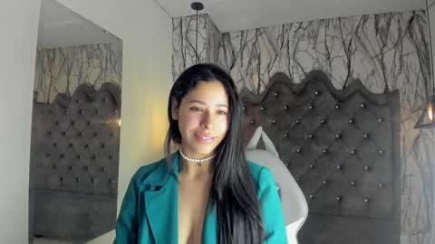 Laia online show from 01/30/25, 06:00