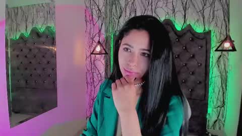 Laia online show from 02/24/25, 05:20