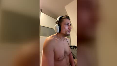 Snapshot of laichzeit1881 chatting on 12/14/25, 06:19 laichzeit1881 online show from 12/14/25, 06:19