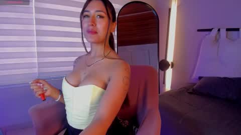 Snapshot of laila__sub chatting on 02/24/26, 01:31 Laila online show from 02/24/26, 01:31