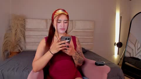 Snapshot of laila__sub chatting on 06/05/26, 02:45 Laila online show from 06/05/26, 02:45