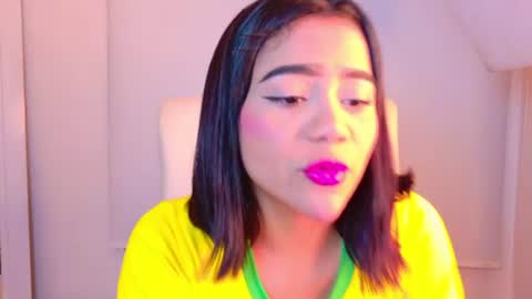 Snapshot of laila_miller_ chatting on 06/12/26, 04:44 Laila online show from 06/12/26, 04:44