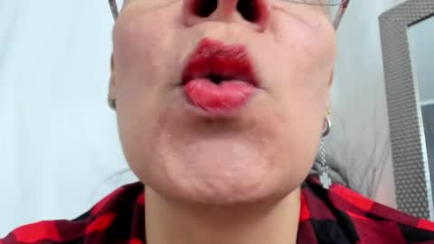 Lailacastillo online show from 06/02/26, 11:45