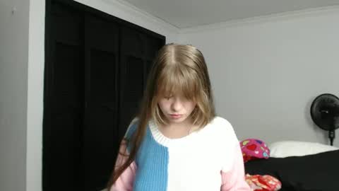 Snapshot of lailacuteee chatting on 11/11/25, 03:01 lailacuteee online show from 11/11/25, 03:01