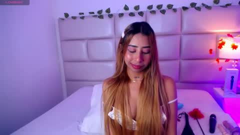 Snapshot of lailastilwills chatting on 11/07/25, 02:11 Laila Stilwills online show from 11/07/25, 02:11