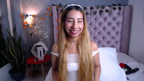 Snapshot of lailastilwills chatting on 12/03/25, 04:20 Laila Stilwills online show from 12/03/25, 04:20