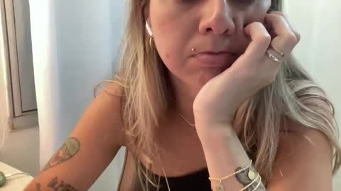 Snapshot of lailayourangel chatting on 12/22/25, 12:40 lailayourangel online show from 12/22/25, 12:40