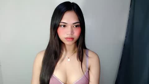 laire online show from 05/19/26, 06:09