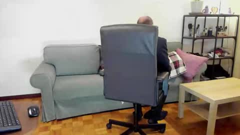 Snapshot of lajose52 chatting on 10/19/25, 01:23 lajose52 online show from 10/19/25, 01:23