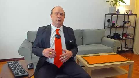 Snapshot of lajose52 chatting on 11/01/25, 03:58 lajose52 online show from 11/01/25, 03:58