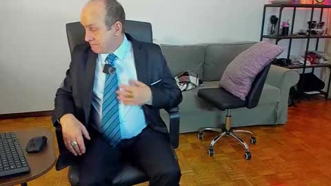 Snapshot of lajose52 chatting on 11/08/25, 07:12 lajose52 online show from 11/08/25, 07:12