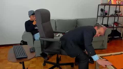 Snapshot of lajose52 chatting on 11/10/25, 07:57 lajose52 online show from 11/10/25, 07:57