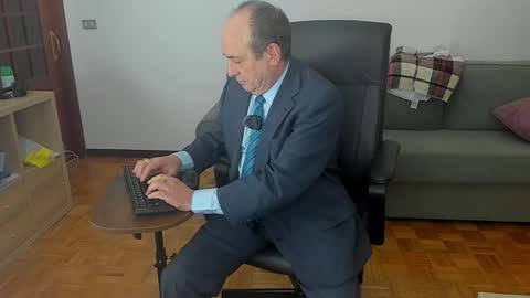 Snapshot of lajose52 chatting on 11/22/25, 04:17 lajose52 online show from 11/22/25, 04:17