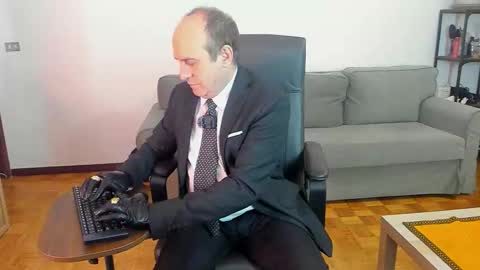 Snapshot of lajose52 chatting on 11/27/25, 07:27 lajose52 online show from 11/27/25, 07:27