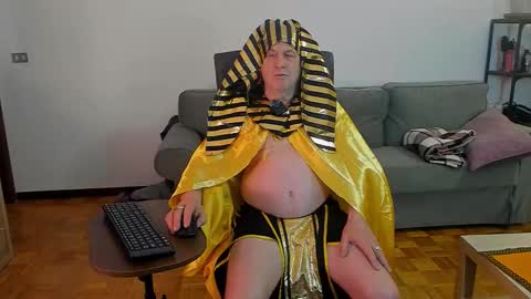 Snapshot of lajose52 chatting on 11/29/25, 03:48 lajose52 online show from 11/29/25, 03:48