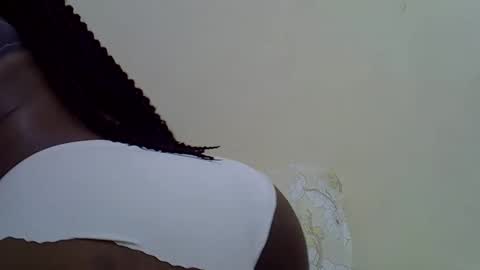 Snapshot of lajoy_ chatting on 10/31/25, 12:55 joy online show from 10/31/25, 12:55