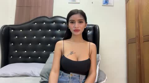 Snapshot of lakshmi_filipina chatting on 06/04/26, 10:38 kristine online show from 06/04/26, 10:38