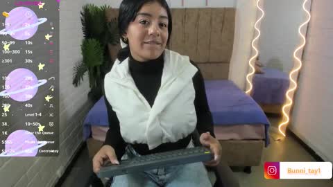 Lala  online show from 10/28/25, 07:05