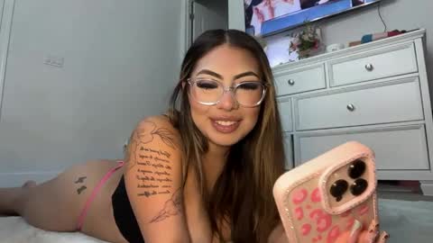 Snapshot of lalaxxo chatting on 04/30/26, 03:57 lalaxxo online show from 04/30/26, 03:57
