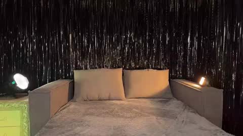 Ellina online show from 11/29/25, 07:50