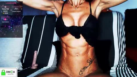 Lola online show from 10/09/25, 07:06