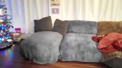 LALOVE99 online show from 12/18/25, 11:00