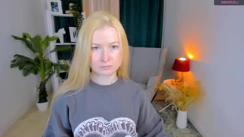 Laly online show from 03/18/26, 11:46