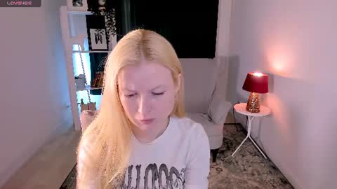 Laly online show from 07/18/26, 08:18