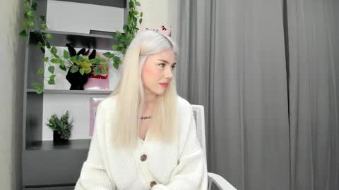 Erika online show from 09/22/25, 09:44